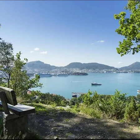 Minimalist Luxury By The Sea Apartmán *